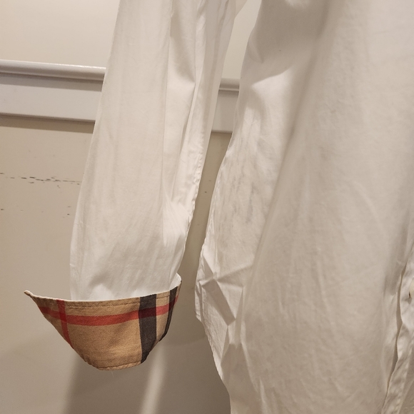 Burberry - Picture 4 of 9